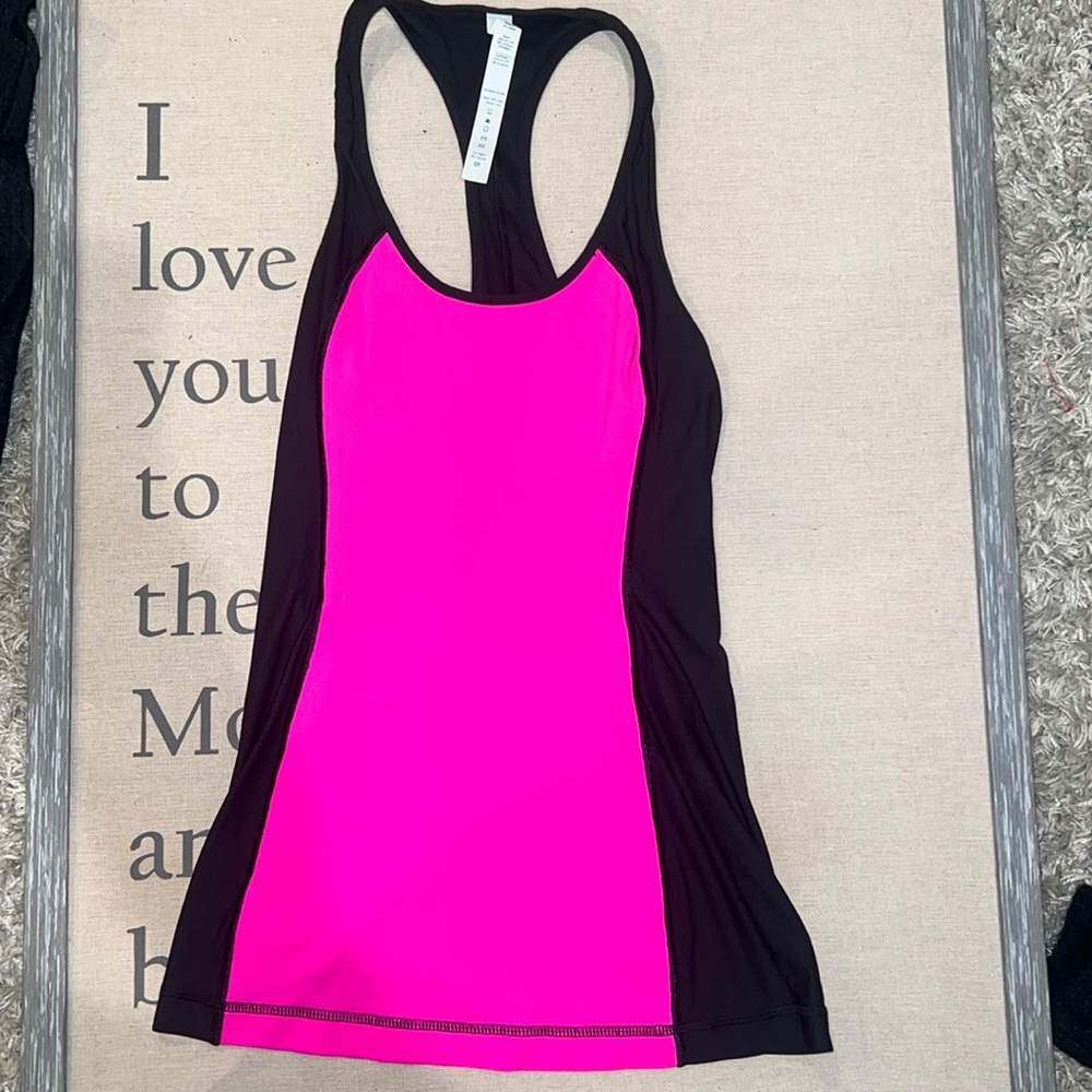 PINK AND BLACK LULULEMON TANK 💕🖤